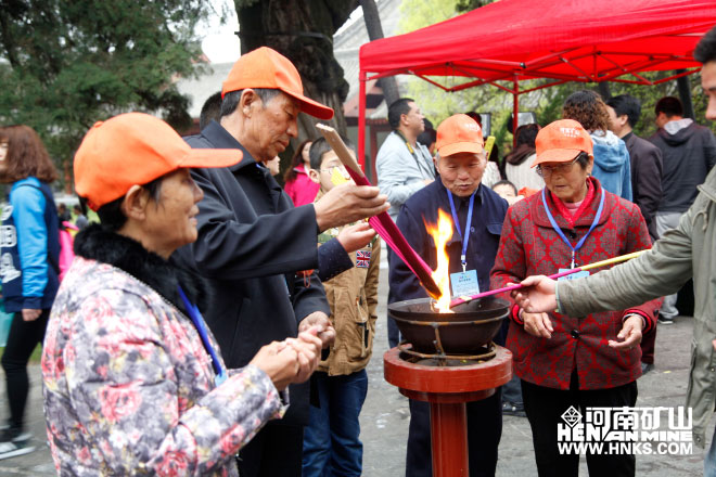 黄帝陵请香祭祖.jpg
